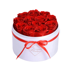 Eternal Prestige Velvet White | 12 Red Roses